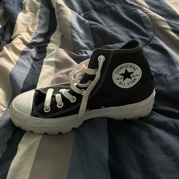 Chuck Taylor Platform Converse - Picture 1 of 3